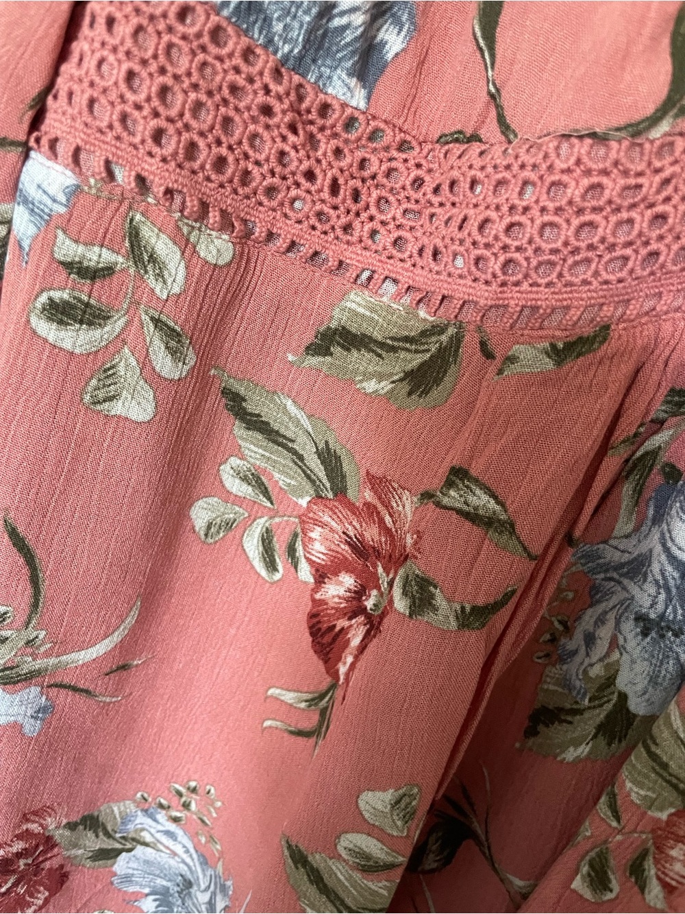 Torrid Dusty Rose Floral Crochet-Trim Peasant Blouse Size 2 - Picture 2 of 4